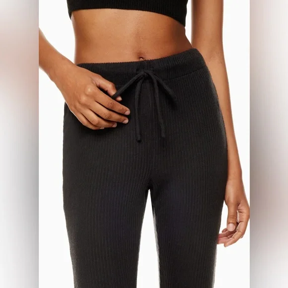 Aritzia The Group by Babaton Time Pant - Black high-waisted kick-flare pants - Picture 4 of 9